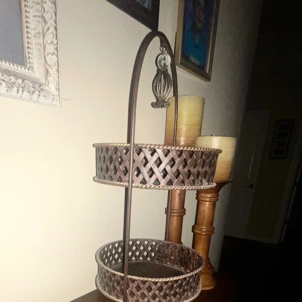 Two Tiered Metal Weave Basket Stand  NWOT - Picture 4 of 6